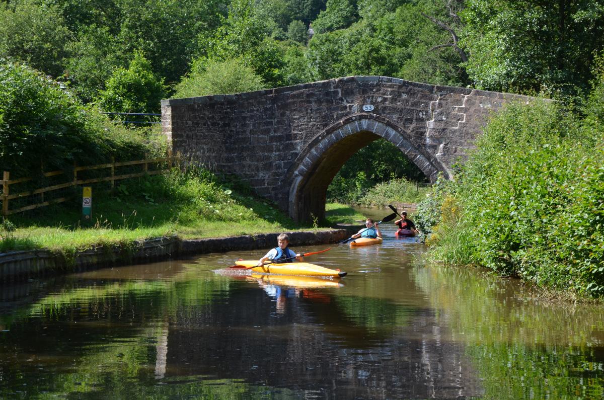 Canoes at Cherry Eye Bridge. © Waterway Images Ltd